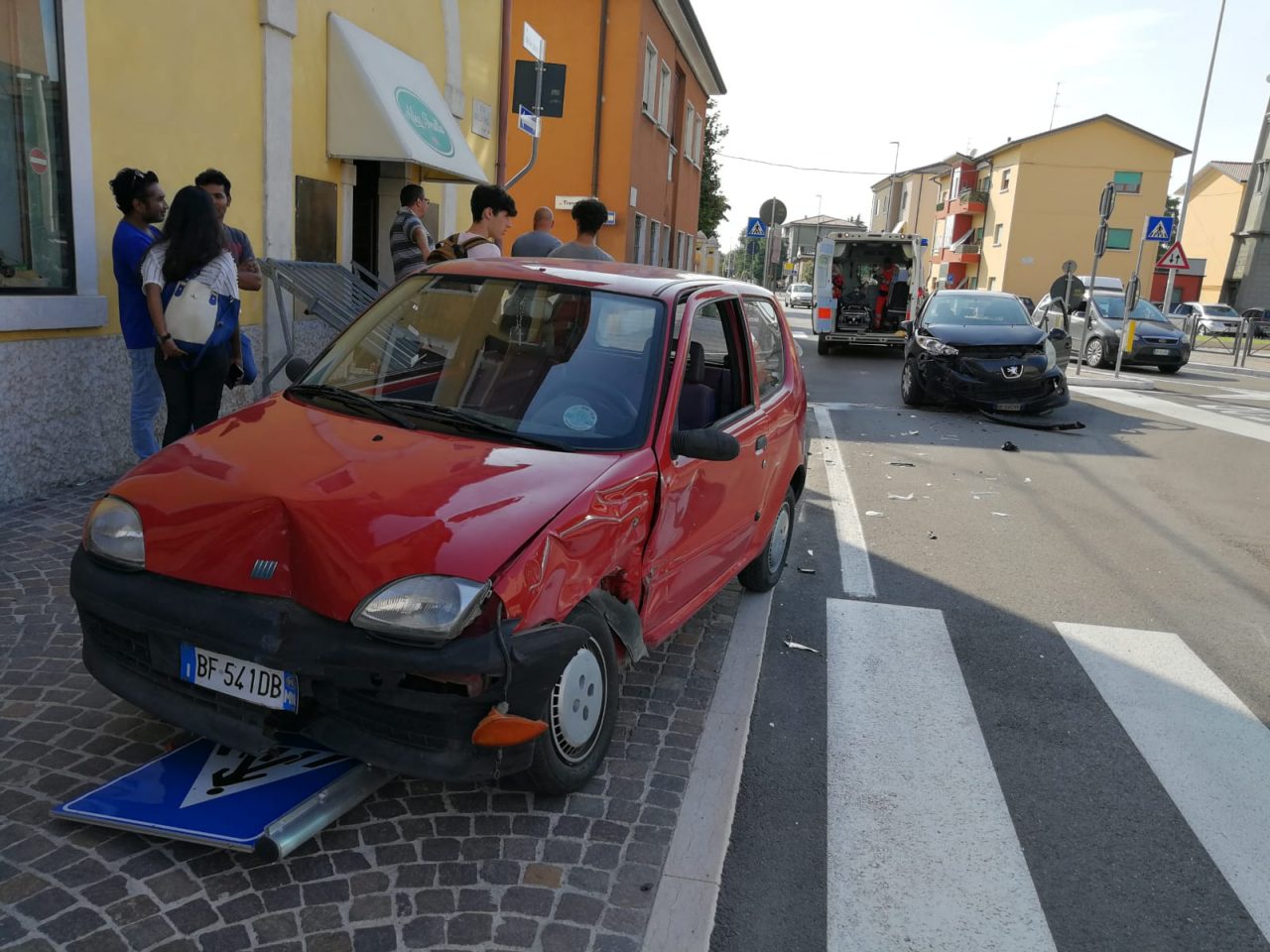 Incidente stradale a Villafranca: un ferito VIDEO