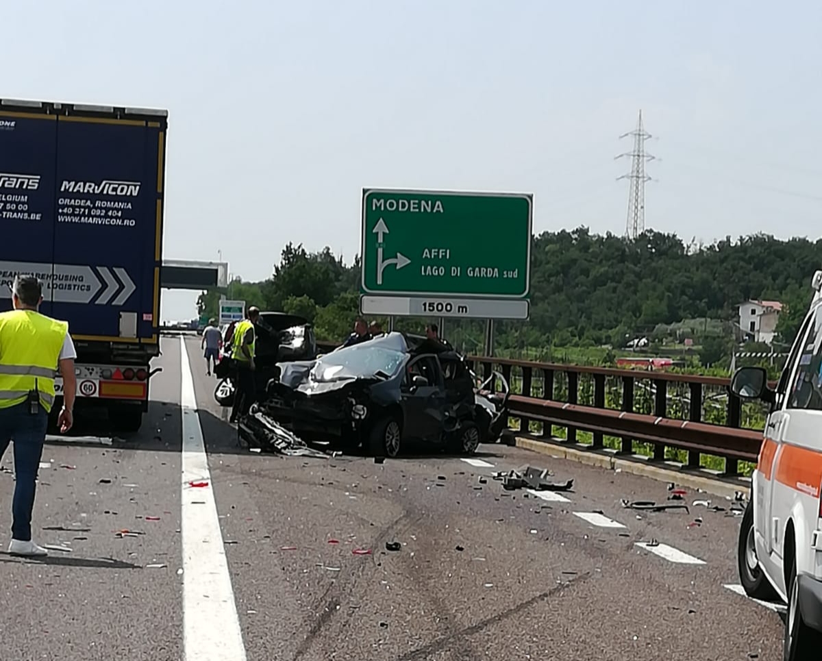 Maxi incidente in A22. Tra i diversi feriti una donna è deceduta.