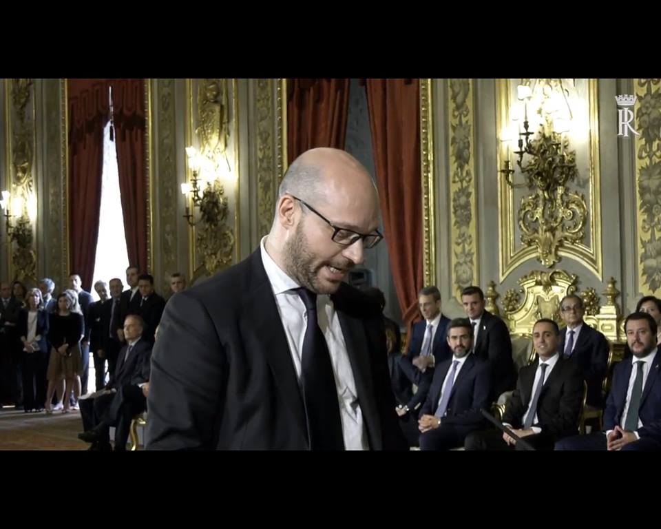 Ministro Lorenzo Fontana “sponsorizzato” dal Cialis
