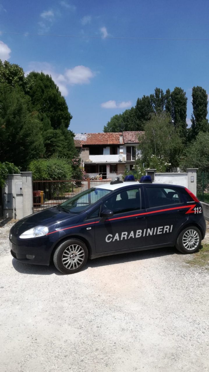 Incendio a Castagnare nella notte