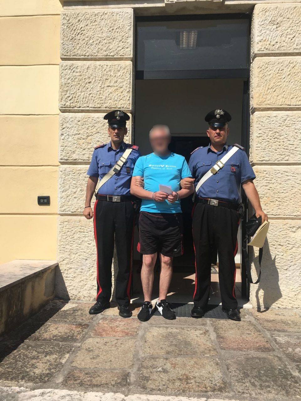 Arrestato serbo che violentava la figlia della compagna