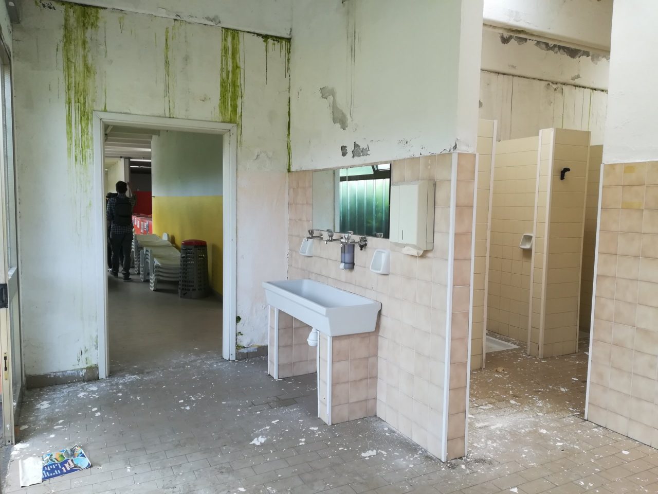piscine lido in pessime condizioni