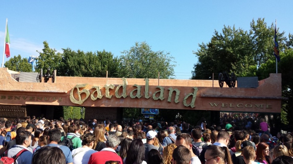 Tenta di entrare a Gardaland con biglietti rubati