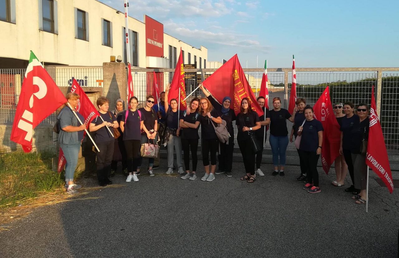 Sciopero lavoratrici No al trasferimento ad Isola Rizza
