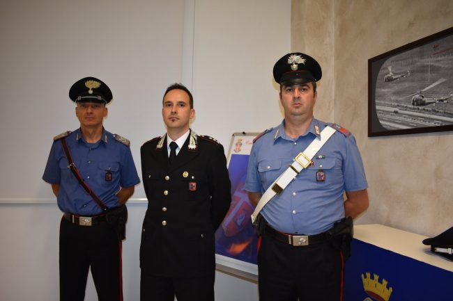 Arrestato spacciatore collaborazione a confine. L'ultima operazione dei carabinieri ha confermato ancora una volta che la droga viene portata da altre province. 