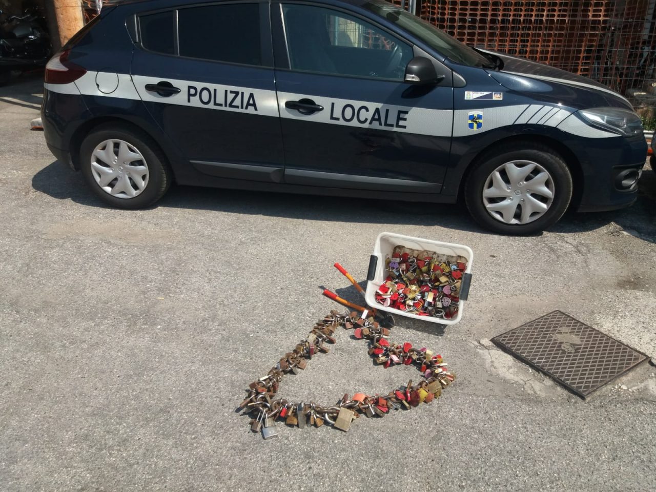 Ponte Pietra rovinato dall’amore