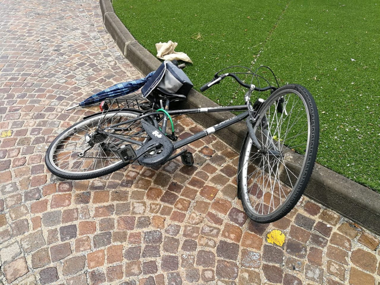 Ciclista investito a Villafranca FOTO e VIDEO
