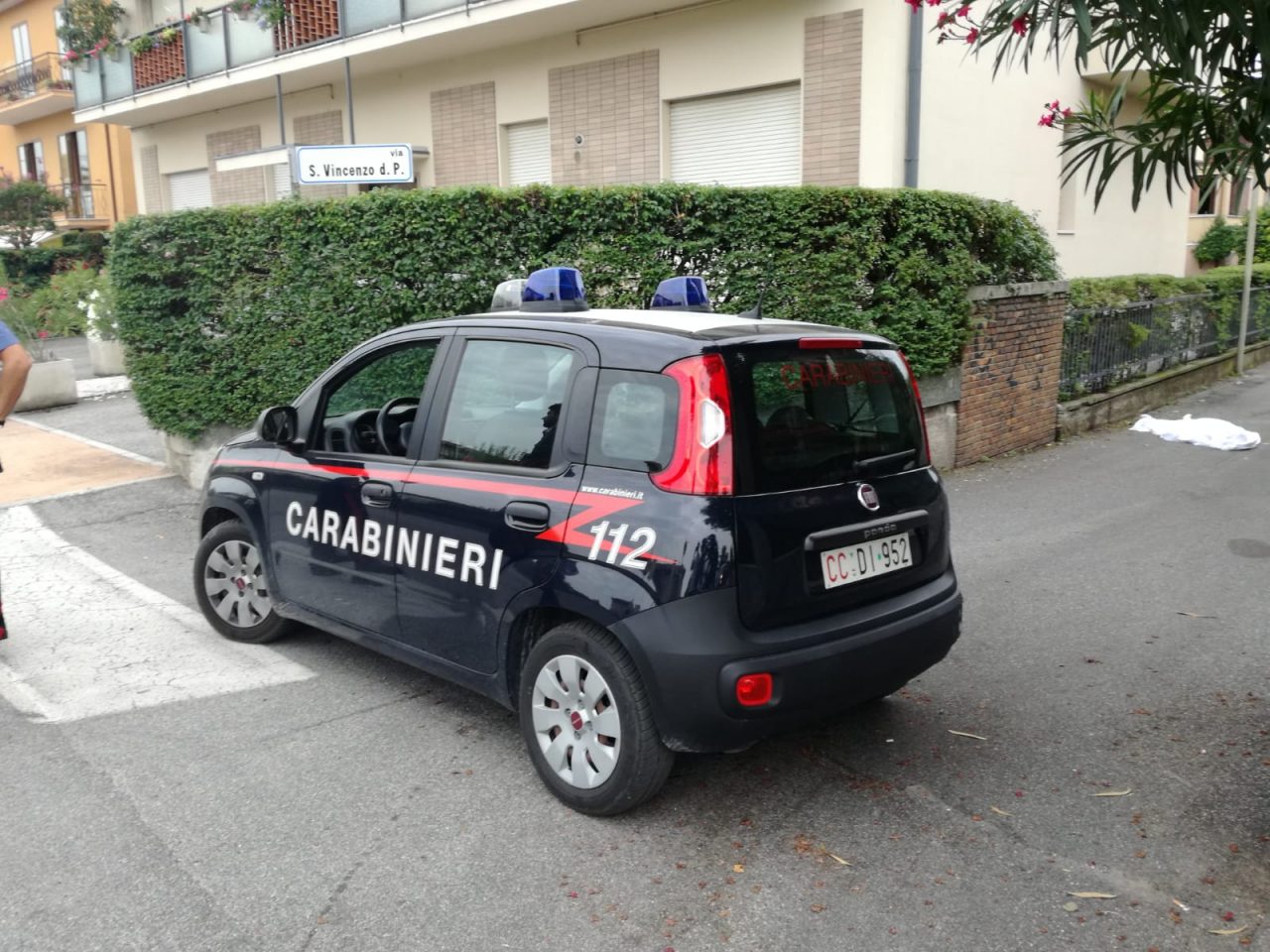 Anziano perde la vita cadendo dal balcone a Desenzano