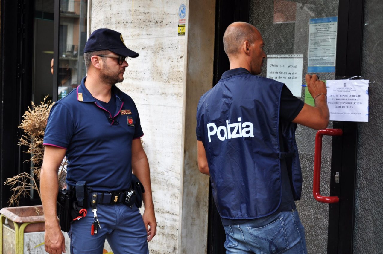 Controlli agli esercizi commerciali del Lago, sospesa licenza a un locale di Bardolino