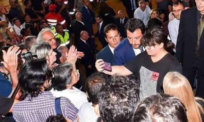 Frankie hi-nrg vs Salvini “I selfie ai funerali di Stato, i selfie…”
