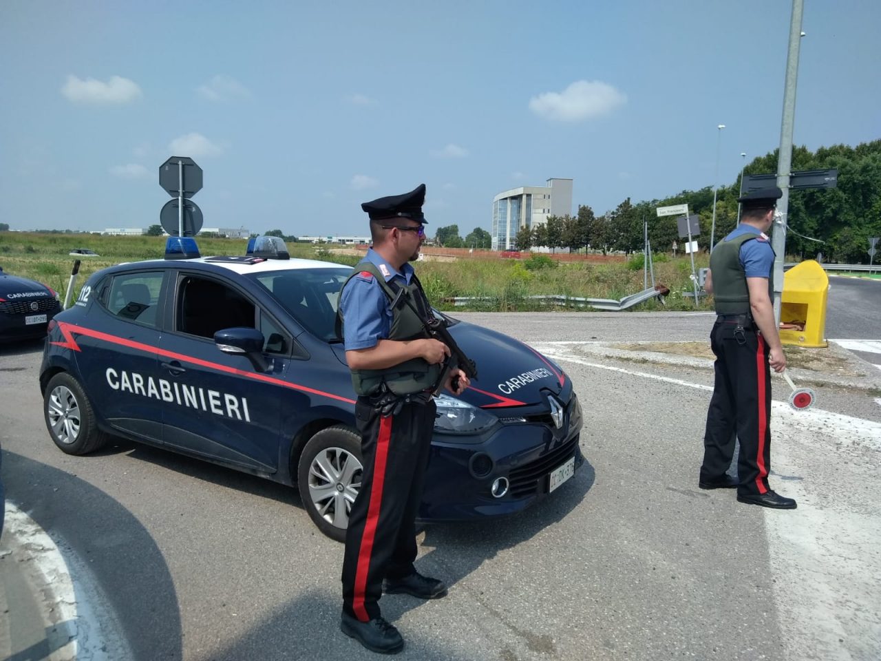 Si aggira nella notte con fare sospetto, arrestato spacciatore