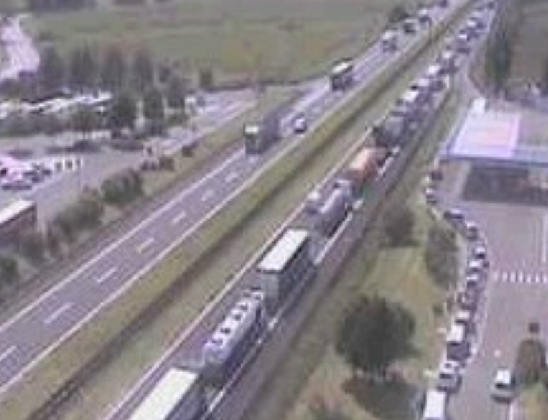 Traffico bloccato sull’A22