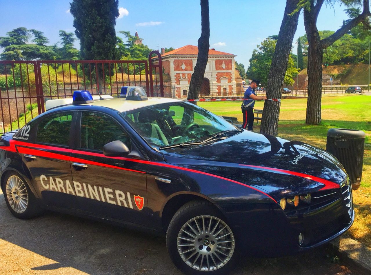 Tenta una rapina ma non si accorge dei carabinieri