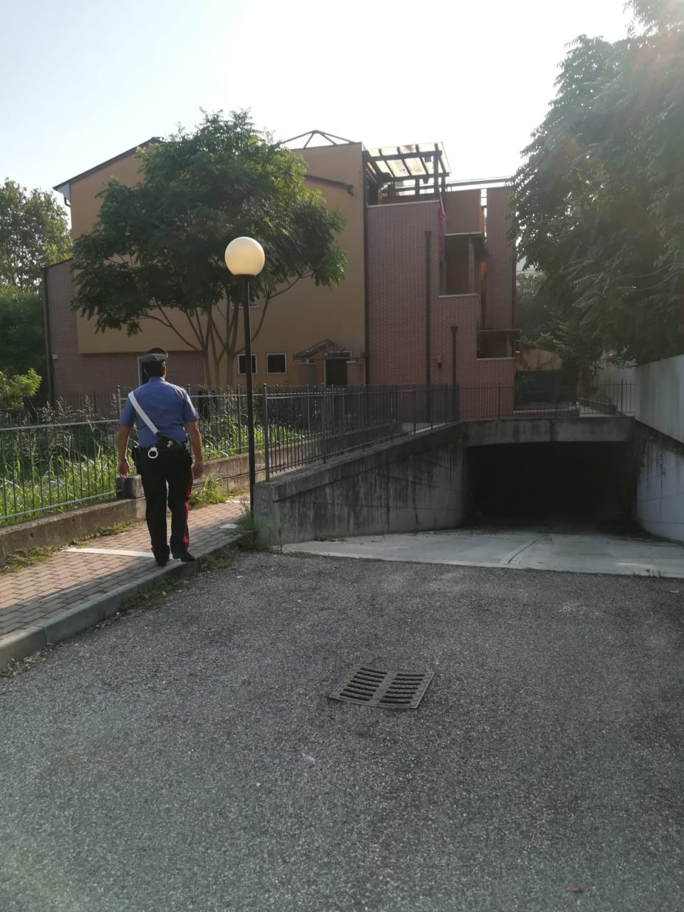 Irruzione in via Diaz, nel complesso occupato abusivamente