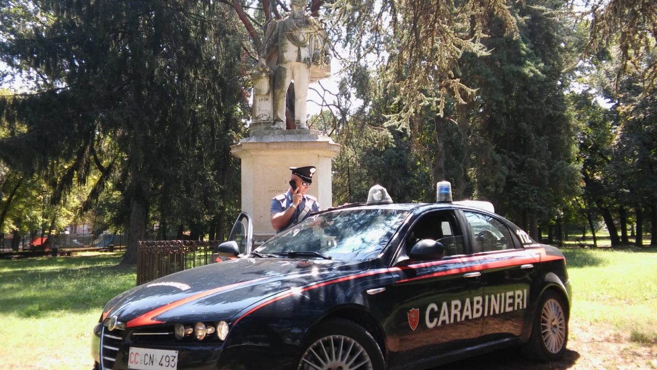 Doveva essere in carcere per furto invece stava al parco