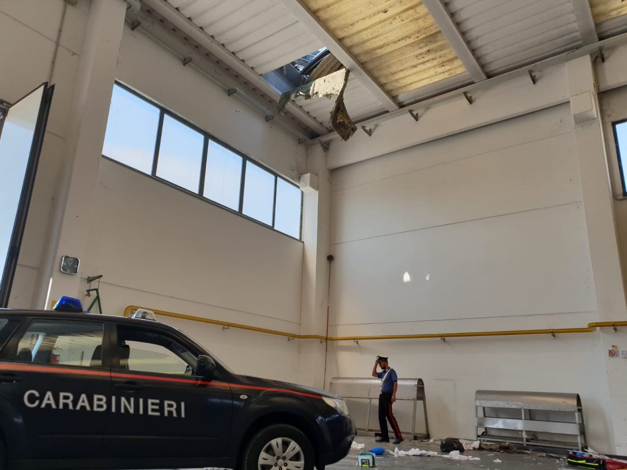 Caduto dal tetto a Montecchia è in prognosi riservata