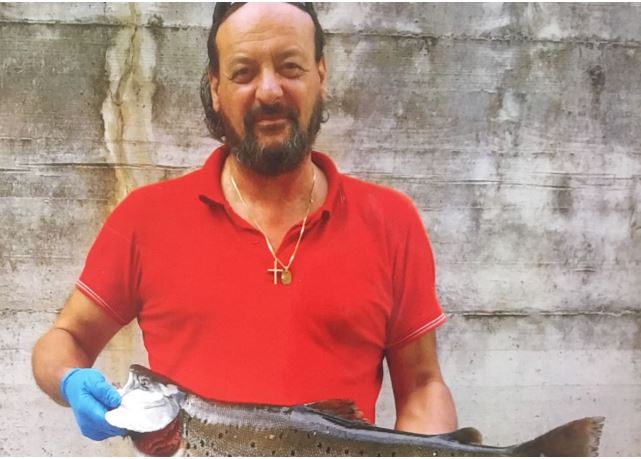 Claudio, il pescatore del lago di Garda dalla movida alle reti
