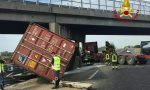 Scoppiato pneumatico in autostrada, intervenuti i vigili del fuoco