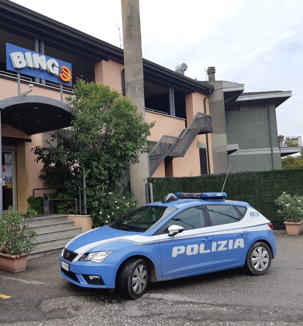 Giocava alla sala bingo con le banconote false
