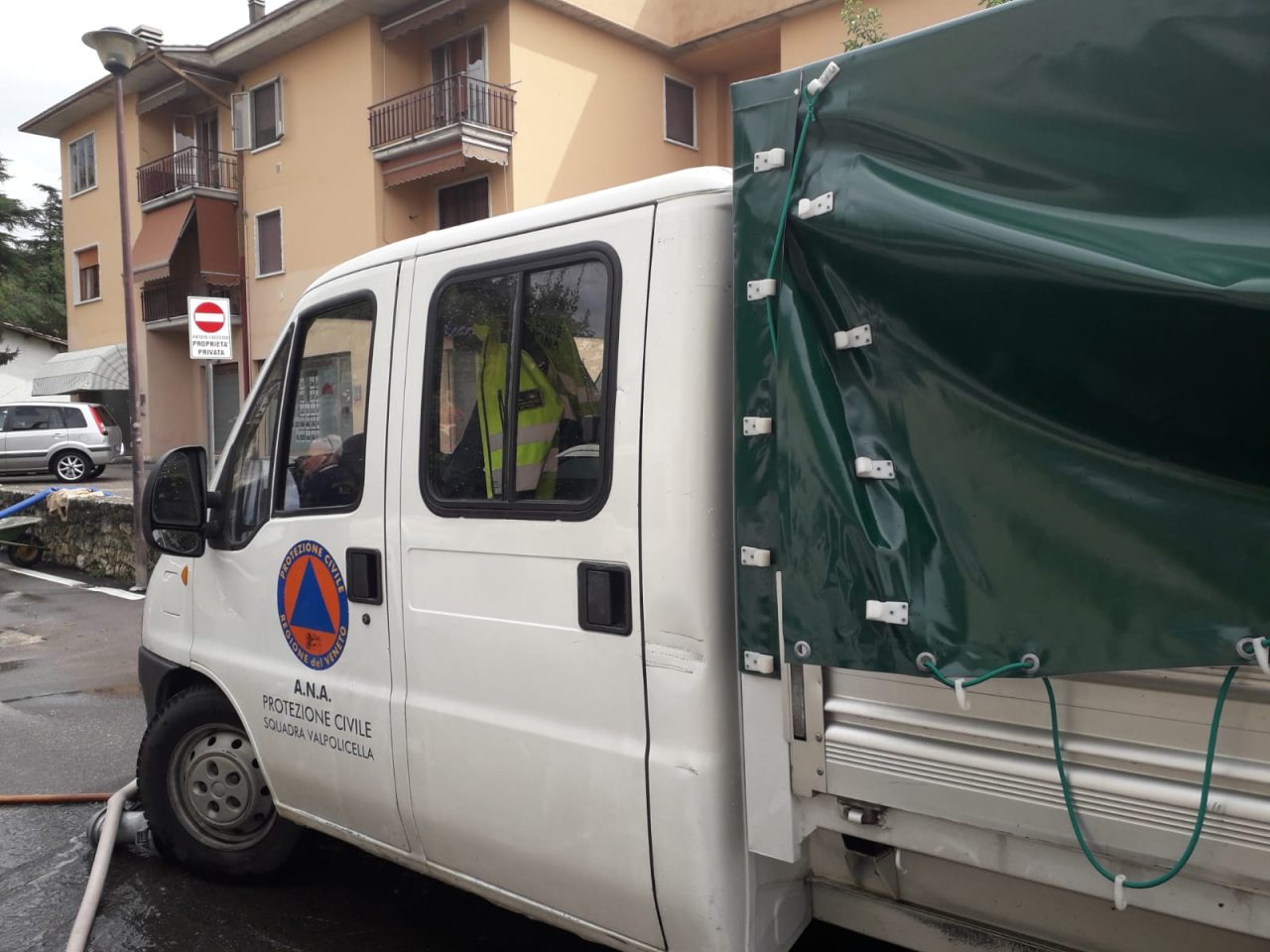 Maltempo: bomba d'acqua che ha devastato diversi Comuni. Zaia: "Danni ingenti, martoriato il distretto del vino della Valpolicella".