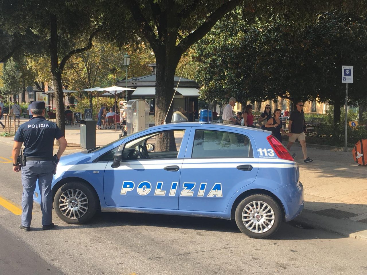 Tentato furto sulla Jaguar: arrestato dalla Polizia