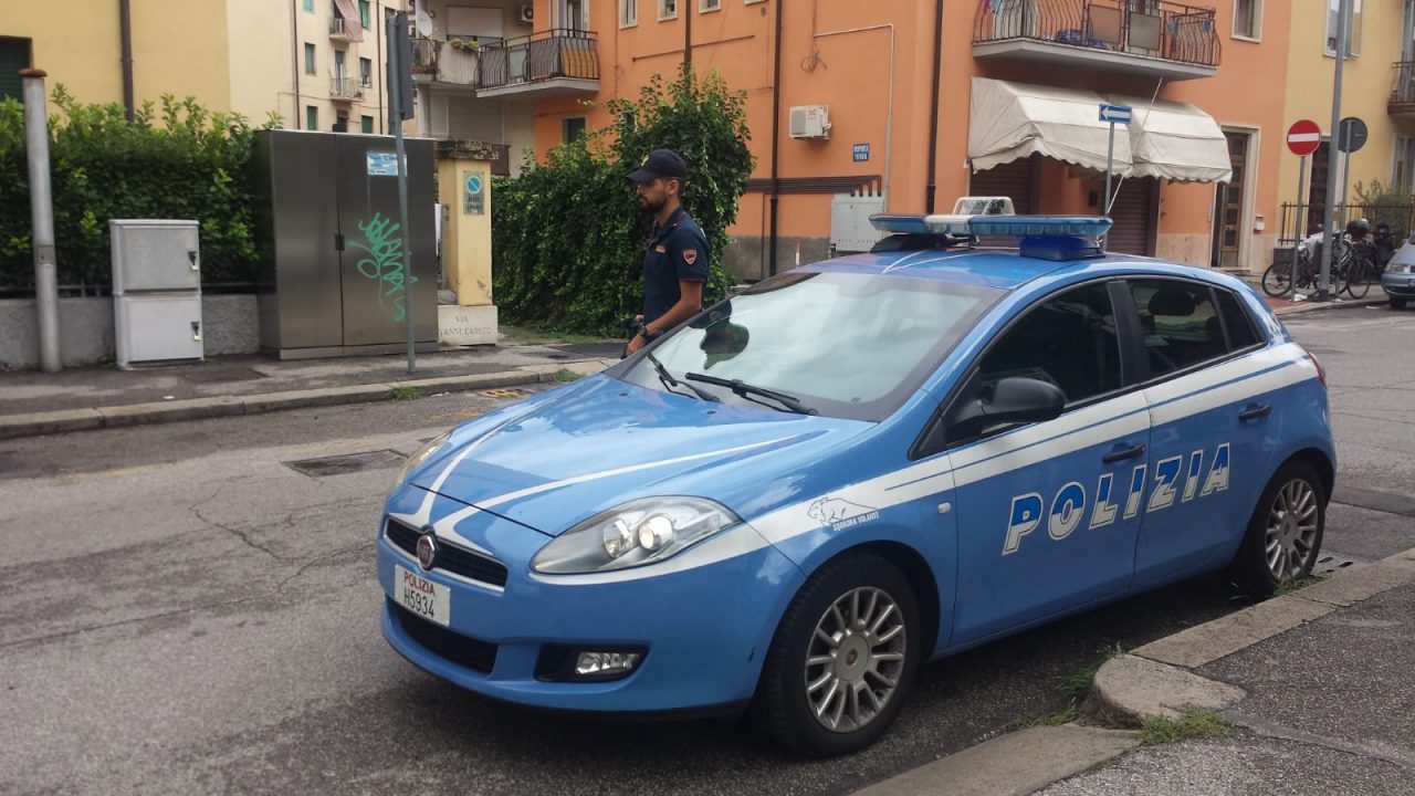 Controllano un pregiudicato e lo arrestano