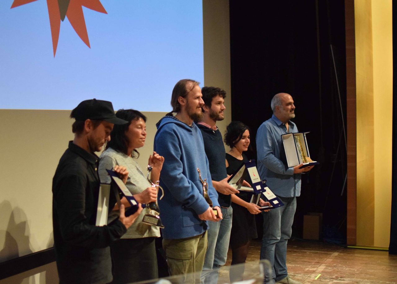 Film Festival della Lessinia: ecco i vincitori. Con il documentario “Sengirė – La foresta antica” il regista Mindaugas Survila si è aggiudicato la Lessinia d’Oro, l’ambito riconoscimento della XXIV edizione della rassegna cinematografica internazionale di Bosco Chiesanuova.