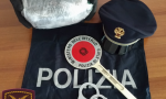 Viiaggiava con un chilo di droga addosso, arrestato