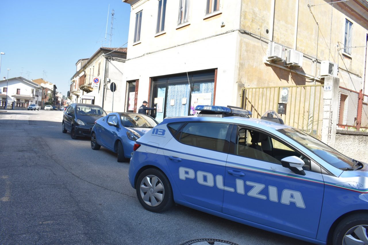 Happy ending centro massaggi cinese chiuso. Nella struttura gli agenti hanno appurato essere offerti "servizi extra" e pubblicità sul sito di escort?