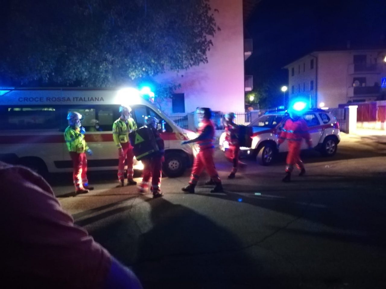 Appiccato incendio: palazzina evacuata FOTO
