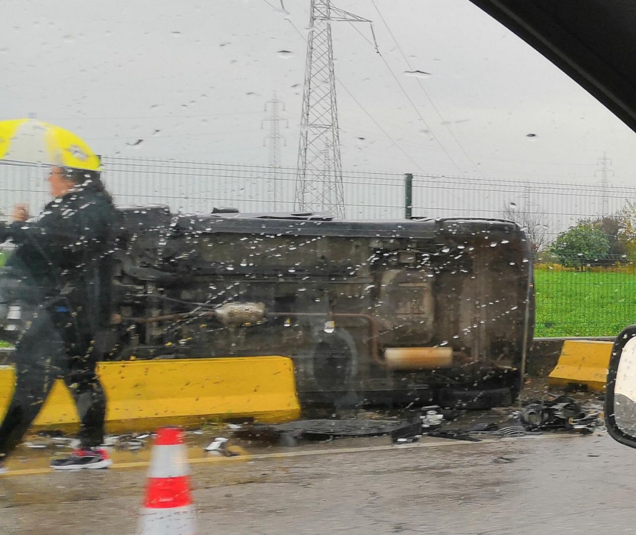 Grave incidente a San Giovanni Lupatoto, un’auto ribaltata