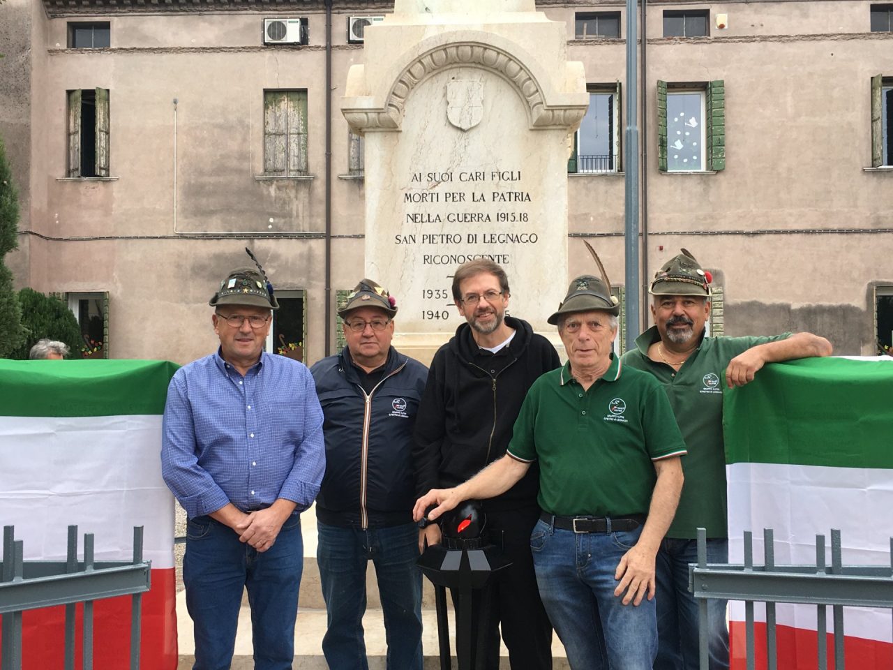 Inaugurazione del monumento ai caduti
