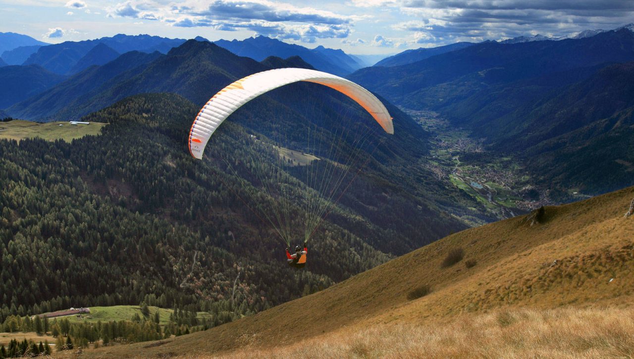 Precipita dal parapendio mentre sorvola il Monte Baldo: portato in gravi condizioni in ospedale