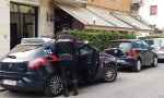 Chiama i carabinieri perché il barista non gli versa da bere