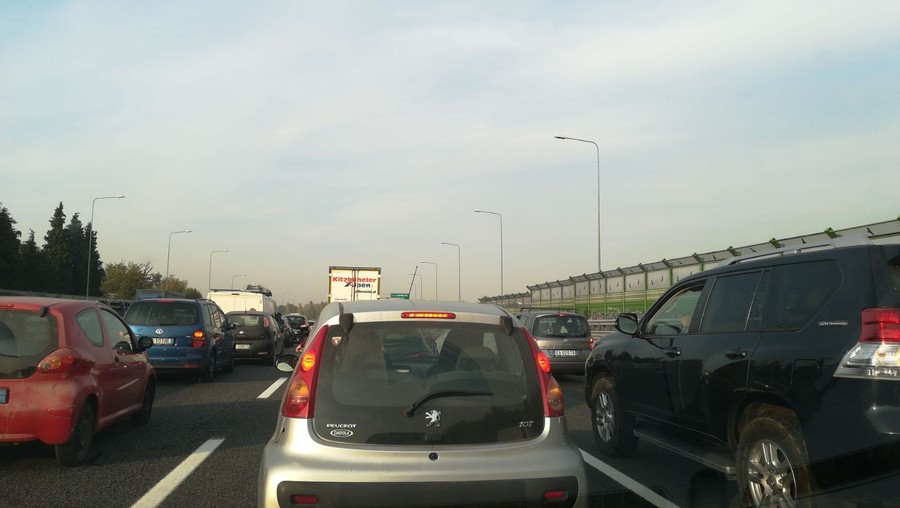 Lunghe code in tangenziale sud per un incidente