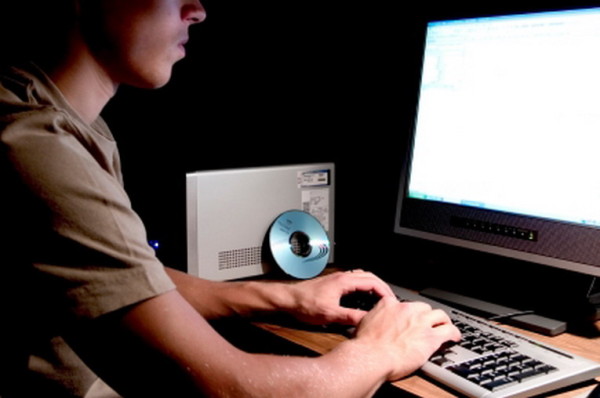 Pedofilia online sulla chat perquisizioni anche a Verona