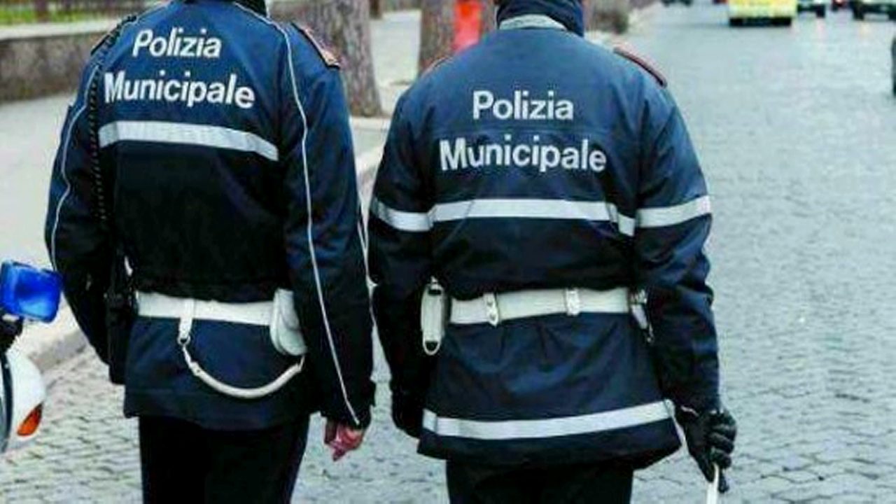 Auto contro una bicicletta, si cercano testimoni