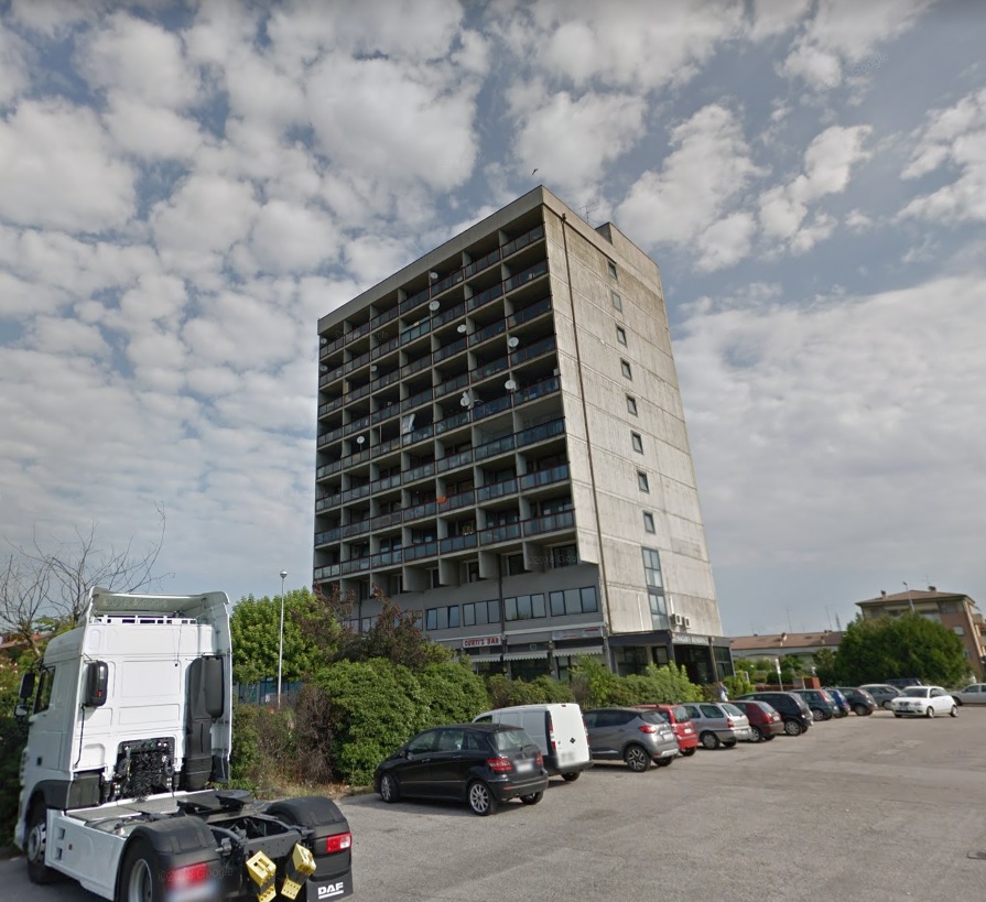 Polizia al Residence Millennium, trovati oggetti rubati e droga