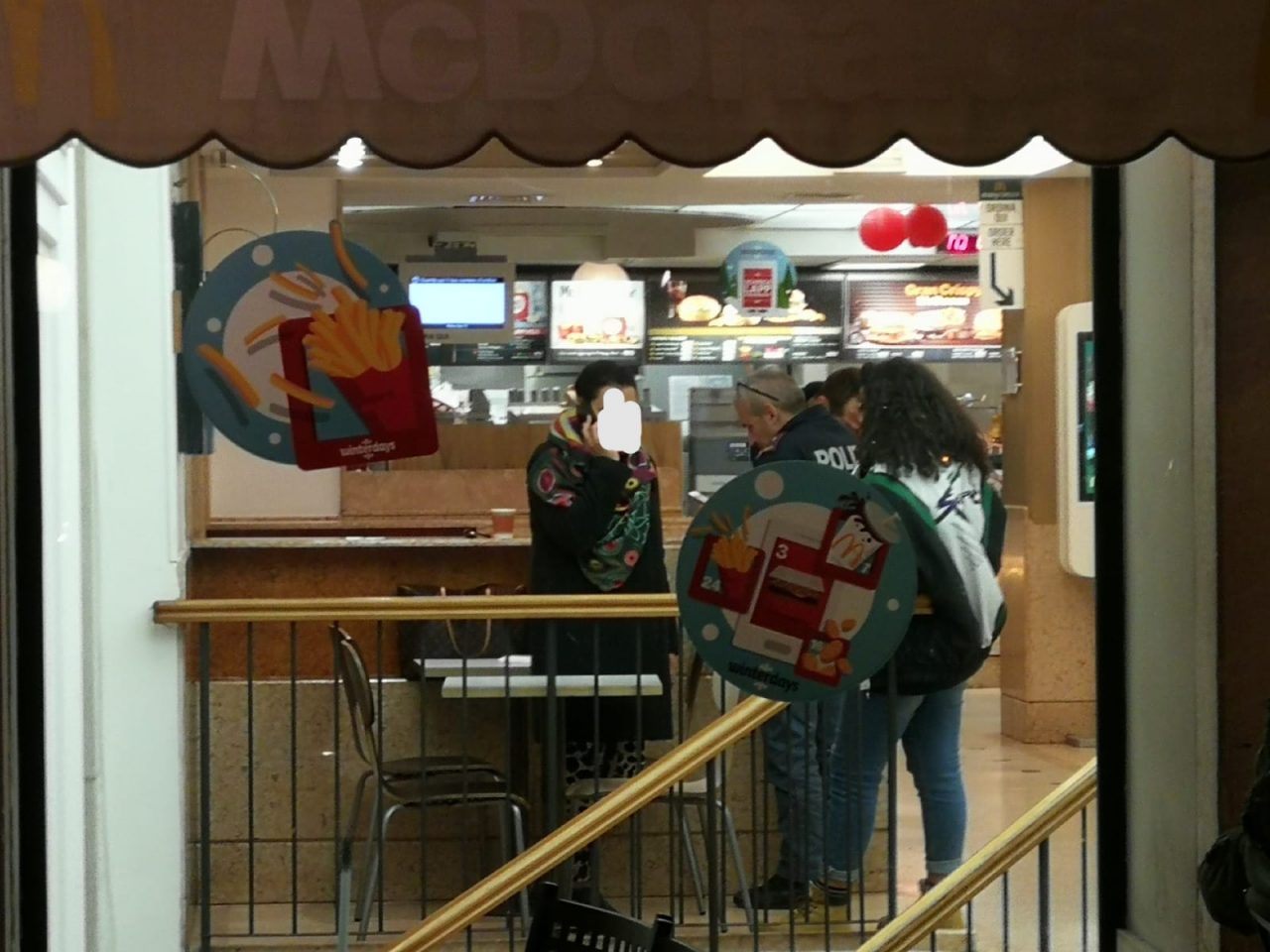 Mc Donald Verona panico scatenato dalla bravata di una ragazzina