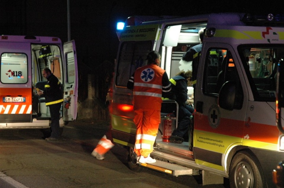 Madre, padre e figlia di otto anni rischiano di morire in casa