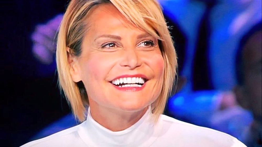 Fervono i preparativi a La GrandeMela, domani arriva Simona Ventura