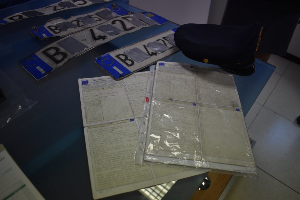 Associazione per delinquere: cinque arresti e indagini in corso tra Verona, Milano e Salerno. Un prestanome, autisti occasionali e prezzi concorrenziali hanno messo in crisi il mercato e truffato diverse aziende.