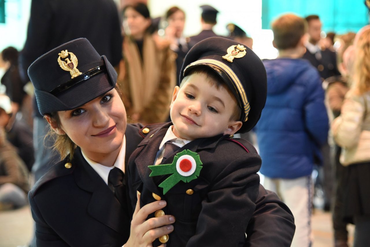 La consegna degli alamari agli allievi del 202° corso