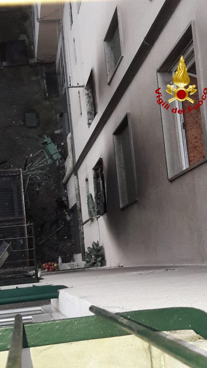 Incendio via Poloni. Sboarina: "Siamo una grande città anche nell'emergenza, grazie al buon funzionamento del piano dei soccorsi. Sono vicino ai veronesi per la grande paura".