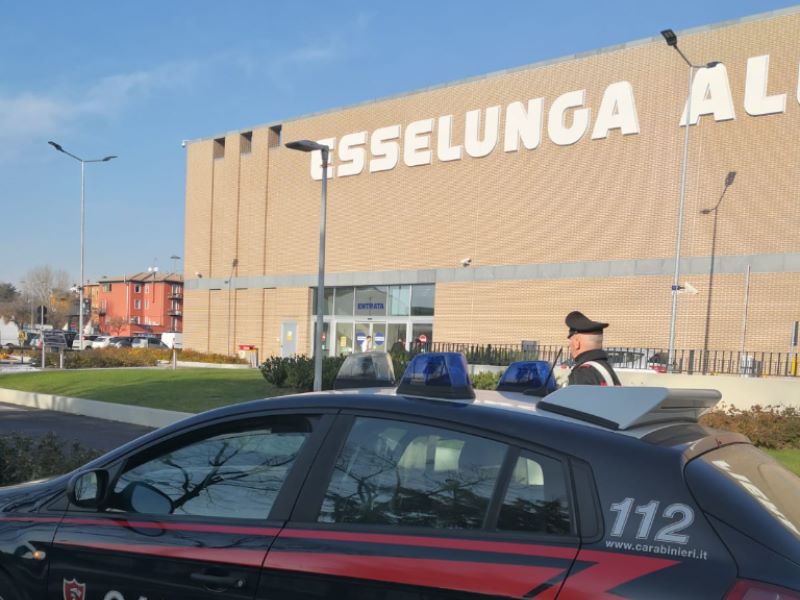 Tentato furto al supermercato, un 44enne in manette