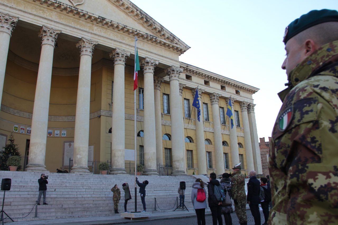 Terzo alzabandiera degli alunni
