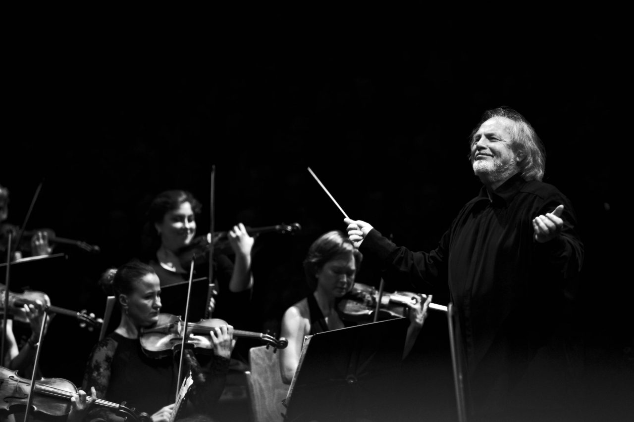 Stagione sinfonica: aprono Gustav Kuhn e Maria Radoeva
