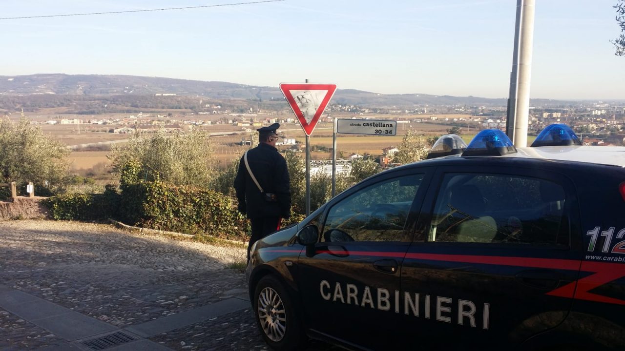 Patente scaduta e tanto alcol in corpo, fermato un quarantenne