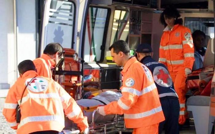 Incidente a Verona: auto contro moto, ferito grave il motociclista