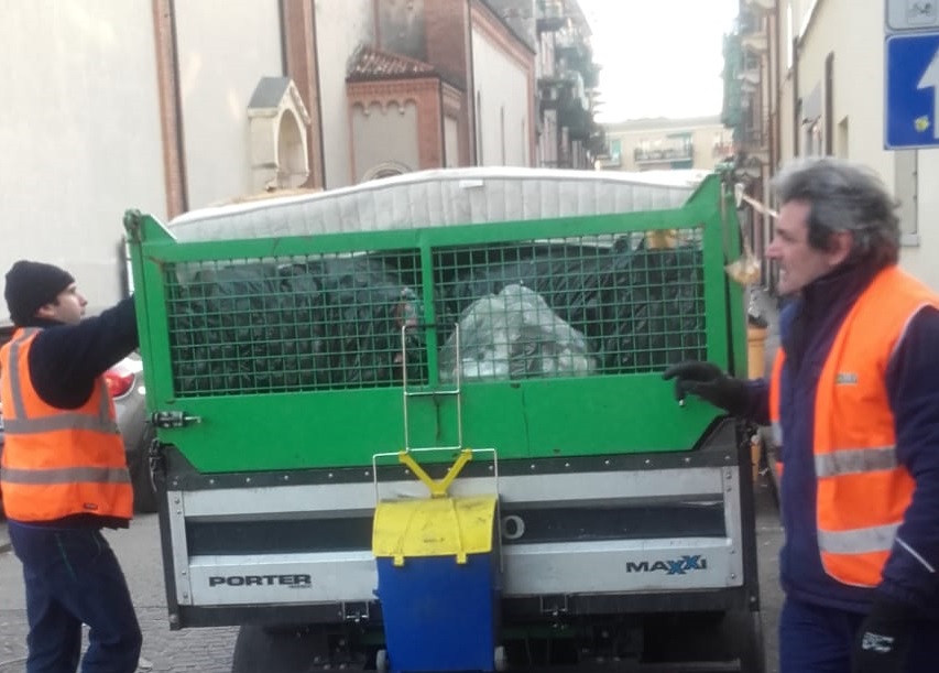Sgomberati bivacchi abusivi, il Comune: “Non vogliono accoglienza nei dormitori”